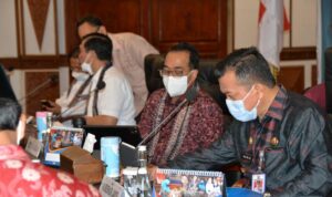 Gubernur Jambi Al Haris bersama menteri Perhubungan RI