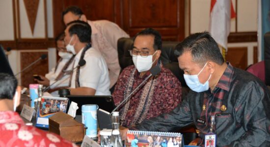 Gubernur Jambi Al Haris bersama menteri Perhubungan RI