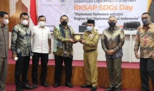 Al Haris saat menerima kunjungan BKSAP DPR RI, bertempat di Ruang Pola Kantor Gubernur Jambi, Senin (24/01/2022).