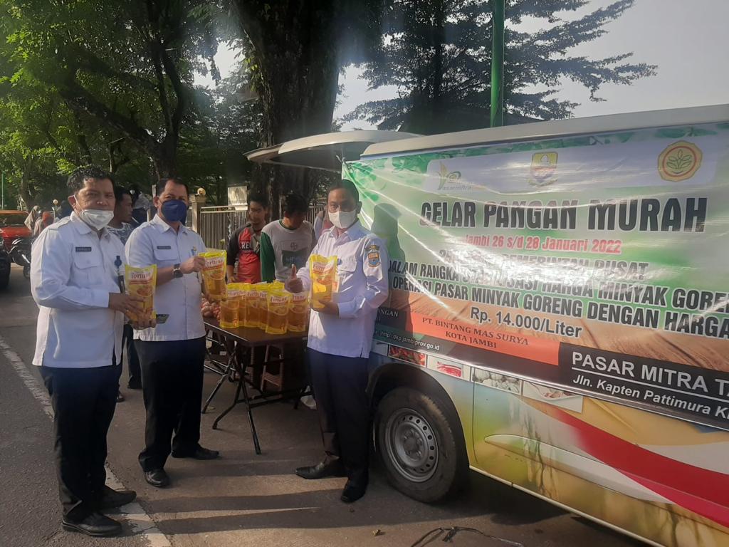 Pemprov Jambi gelar Pangan Murah, jual minyak goreng Rp 14.000 per liter