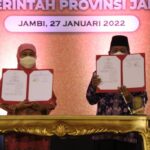 Penandatanganan MoU misi dagang dan investasi di Ratu Convention Center (RCC) Jambi, Kamis (27/01/2022).