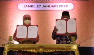 Penandatanganan MoU misi dagang dan investasi di Ratu Convention Center (RCC) Jambi, Kamis (27/01/2022).