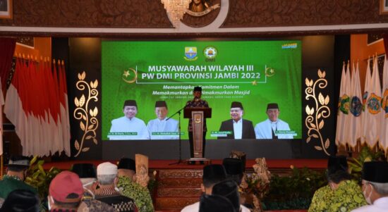 Pembukaan Musyawarah Wilayah III Pimpinan Wilayah Dewan Masjid Indonesa (PW DMI) Provinsi Jambi, yang berlangsung di Auditorium Rumah Dinas Gubernur Jambi, Kamis (27/01/2022)
