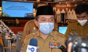 Gubernur Jambi Al Haris menyebutkan akan membangun pos parmanen pemantauan truck batubara di Batanghari