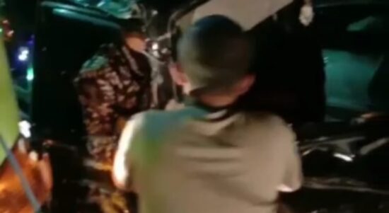 Tabrakan Truck batubara dengan mobil pick up terjadi di Lintas Sumatera, tepatnya dilingkungan Mensawang, Kelurahan Dusun Bangko