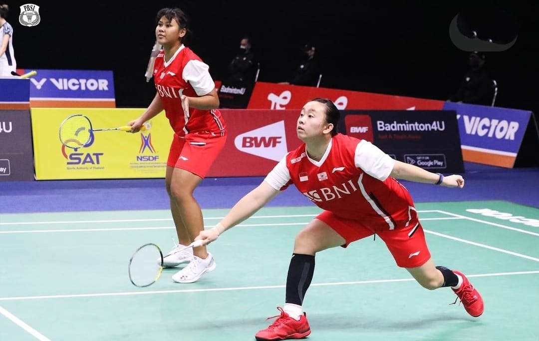 Tim beregu putri Indonesia tengah berjuang menghadapi China dalam laga perempat final Piala Uber 2022