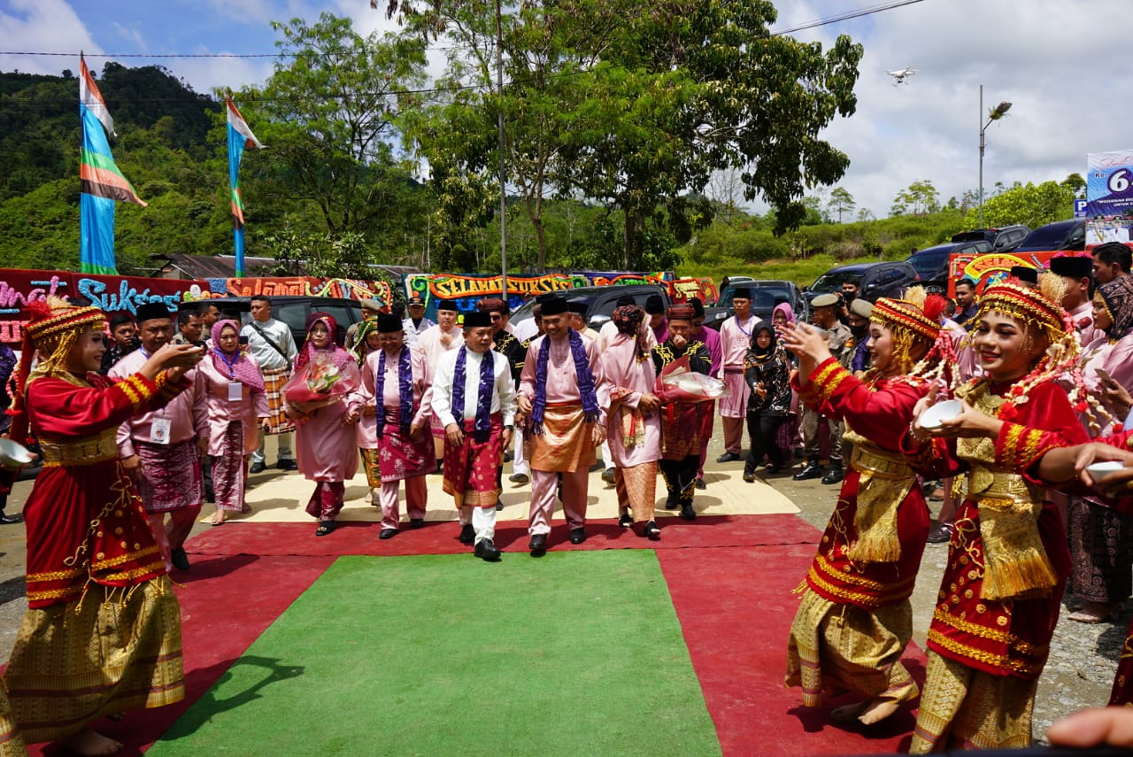 Gubernur Jambi Al Haris bersama Bupati dan Wakil Bupati Kerinci saat peringatan HUT ke 64 Kabupaten Kerinci. Foto dok Kominfo Prov Jambi