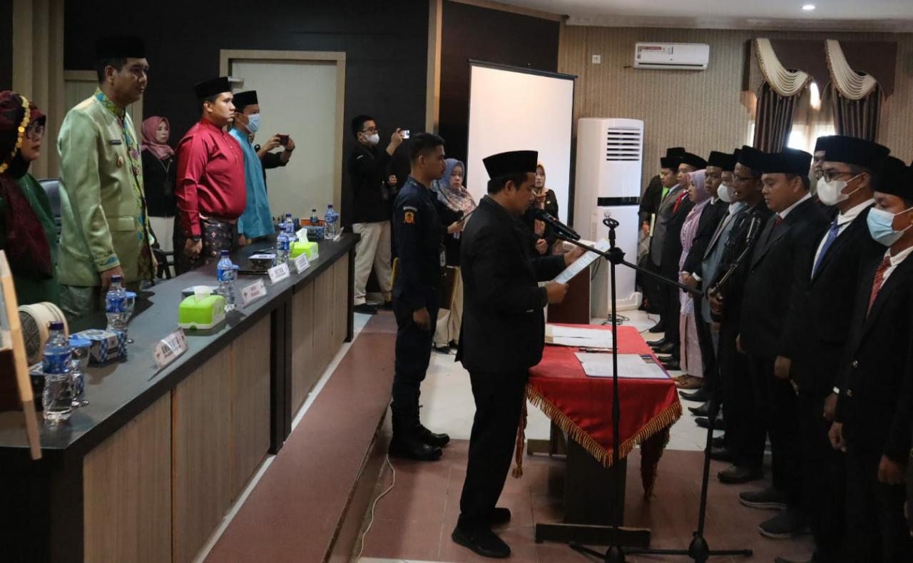 Ketua KPU Merangin lantik 120 PPK se Kabupaten Merangin. Foto: guh/Pariwarajambi