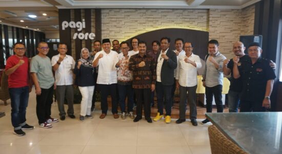 Pengurus SMSI Provinsi Jambi Silaturahmi dengan Dewan Pembina san Dewan Penasehat. Foto dok SMSI Provinsi Jambi