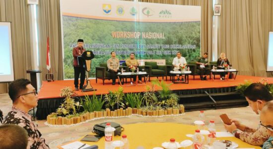 Al Haris saat membuka Workshop Nasional aksi perlindungan dan pengelolaan gambut yang berkelanjutan merajut kontribusi untuk folu net sink 2030. Foto: Riky Serampas/Pariwarajambi