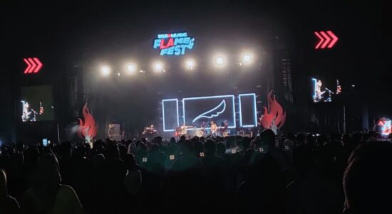 Ribuan penggemar saksikan penampilan Noah tadi malam. Foto: Riky Serampas/Pariwarajambi