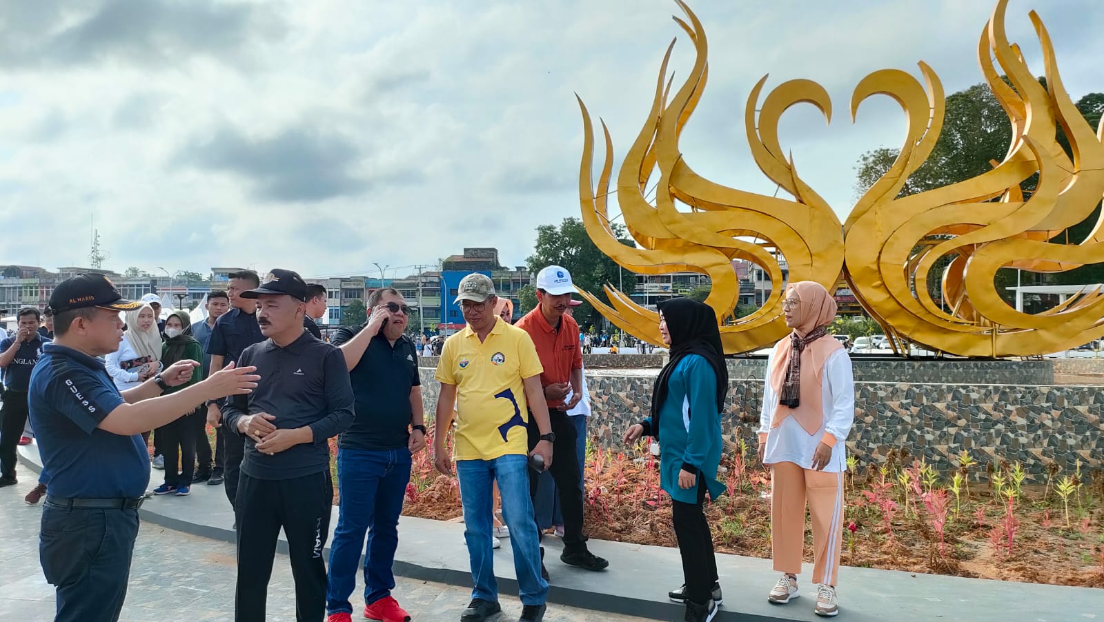 Gubernur Jambi di taman putri pinang masak Kota Jambi. Foto: Riky Serampas/Pariwarajambi