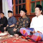 Pejabat Bupati Tebo, Aspan melayat ke rumah duka almarhum Marzuki bin Manshur Kades Teluk Pandak. (Foto ist)