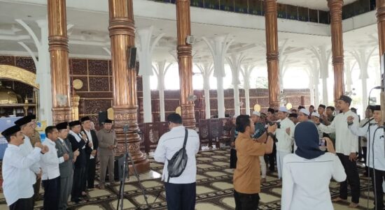 Gubernur Jambi Al Haris saat membuka lomba azan Jambi Mantap 2023. Foto: Riky Serampas/Pariwarajambi