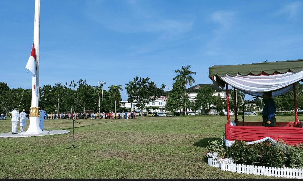 Gubernur Jambi Al Haris pimpin upacara peringatan Hardiknas 2023 Provinsi Jambi. Foto: Riky Serampas/Pariwarajambi