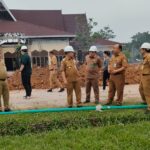 Gubernur Jambi melakukan sidak ke proyek Islamic Center yang akan dijadikan lokasi STQ Nasional 2023 Oktober nanti. Foto: Riky Serampas/Pariwarajambi