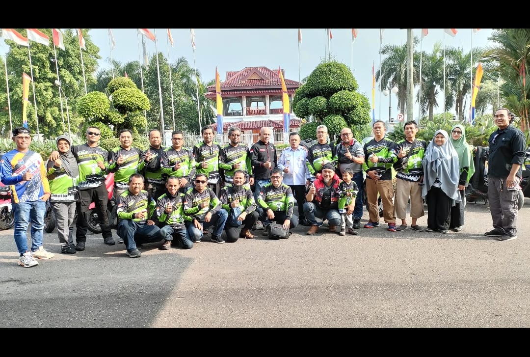 Gubernur Jambi Al Haris bersama team holy journey rider for haji Jakarta-Mekkah. Foto: Riky Serampas/Pariwarajambi
