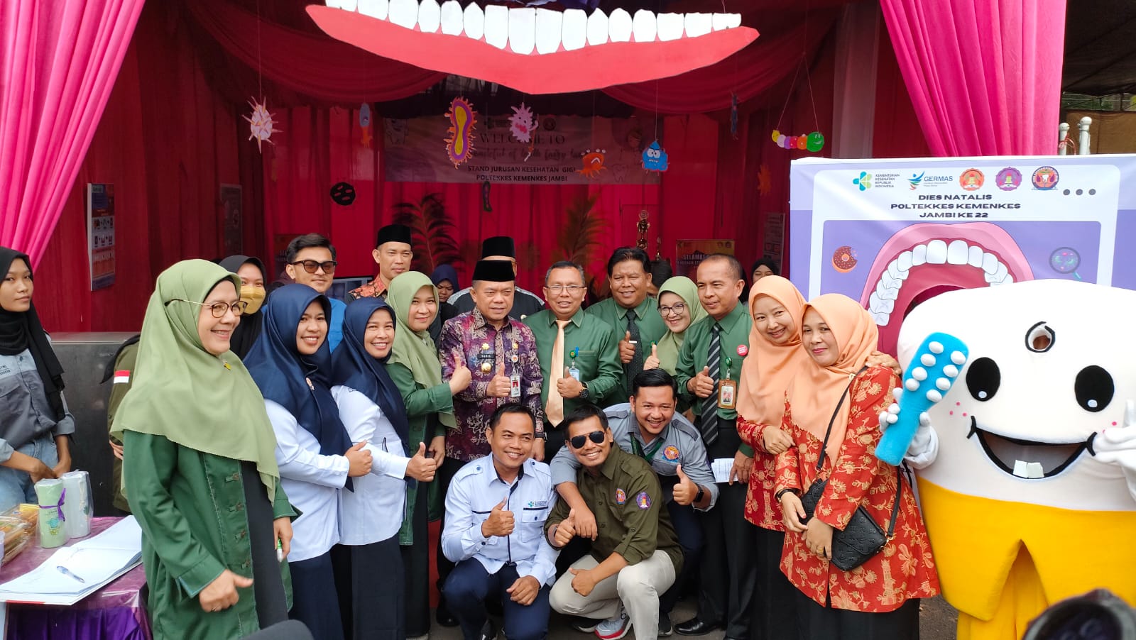 Gubernur Jambi Al Haris saat menghadiri Karir Expo Poltekkes Jambi 2023. Foto: Riky Serampas/Pariwarajambi