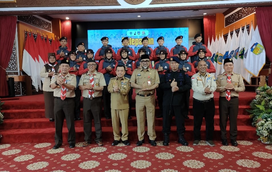 Gubernur Jambi Al Haris bersama kontingen Pramuka Jambi Lomba Tinggi V 2023. Foto: Riky Serampas/Pariwarajambi