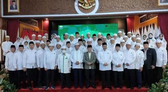 Gubernur Jambi Al Haris bersam pengurus wilayah IPHI Provinsi Jambi periode 2023-2028. Foto: Riky Serampas/Pariwarajambi