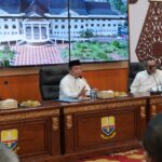 Rapat koordinasi pembebasan lahan fasilitas umum pembangunan jalan tol di wilayah Provinsi Jambi. Foto dok Kominfo Prov Jambi