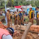 Gubernur Jambi Al Haris bersama Pj Bupati Sarolangun dan Kadis PUPR Provinsi Jambi saat pembukaan lomba pekerja konstruksi Provinsi Jambi 2023. Foto: Riky Serampas/Pariwarajambi