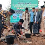 Gubernur Jambi Al Haris Letakkan Batu Pertama Pembangunan Ponpes Daarul Qolam. Foto: Riky Serampas/Pariwarajambi