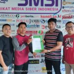 Pengurus SMSI Muaro Jambi Terima SK dari Ketua SMSI Provinsi Jambi. Foto dok SMSI Provinsi Jambi