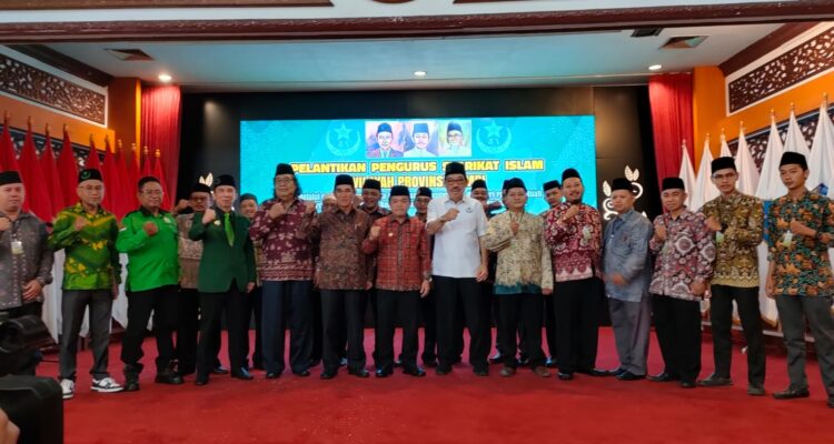 Foto Bersama DPW Syarikat Islam Jambi bersama Gubernur Jambi Al Haris dan Presiden Syarikat Islam Hamdan Zoelva. Foto: Riky Serampas/Pariwarajambi