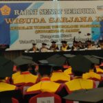 Gubernur Jambi Al Haris memberikan sambutan pada acara wisuda STITEKNAS Jambi. Foto: Riky Serampas/Pariwarajambi