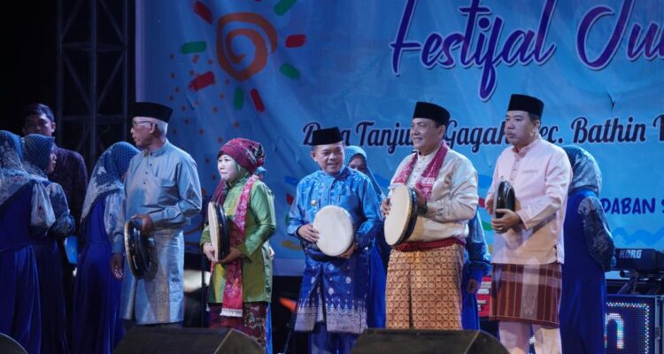 Festival Junjung Pusako Desa Tanjung Gagak, Kecamatan Batin VIII, Kabupaten Sarolangun. Foto: Hori/Pariwarajambi