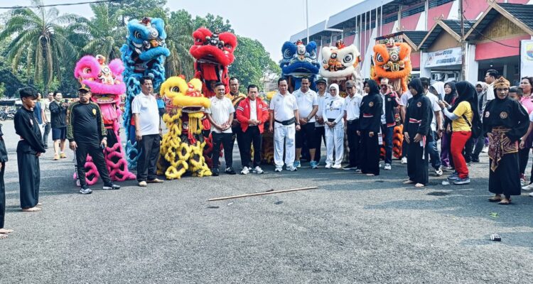 Gubernur Jambi Al Haris menghadiri HUT ke-85 dan hari olahraga nasional ke-40. Foto: Riky Serampas/Pariwarajambi