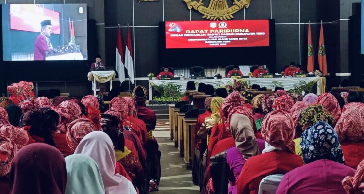 Gubernur Jambi Al Haris memberikan pengarahan pada HUT ke-24 Kabupaten Tebo. Foto: Riky Serampas/Pariwarajambi
