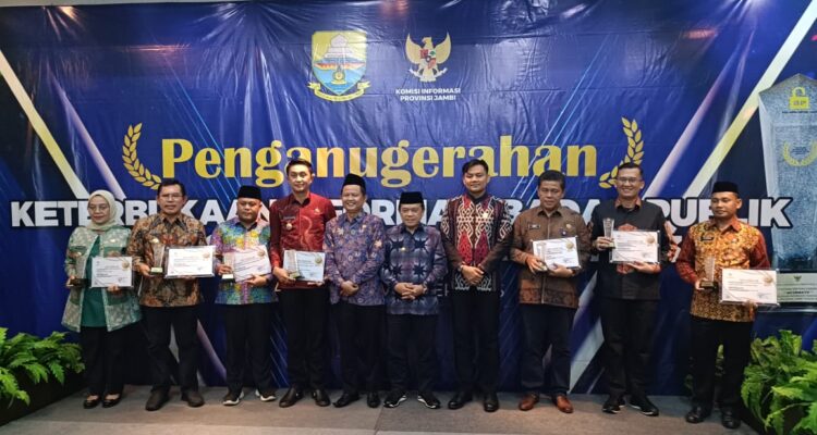 Malam penganugrahan keterbukaan informasi publik tahun 2023. Foto: Riky Serampas/Pariwarajambi