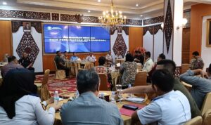 Rapat pembahasan rencana rute penerbangan Internasional. Foto: Riky Serampas/Pariwarajambi
