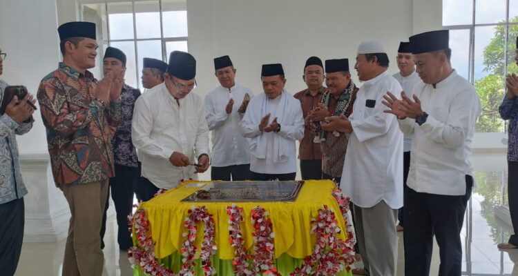 Gubernur Jambi Al Haris meresmikan Masjid Nurul Iman Kota Sungaipenuh. Foto: Riky Serampas/Pariwarajambi