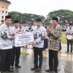 Pejabat Bupati Merangin, Mukti mengungkapkan masih banyak guru yang bertugas di Kabupaten Merangin berstatus honorer. Foto dok Kominfo Merangin