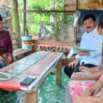 Bersama Gubernur Al Haris, Menteri ATR/BPN Hadi Tjahjanto Antar Sertifikat Gratis ke Rumah Warga di Sungai Gelam Muaro Jambi. Foto: Riky Serampas/Pariwarajambi