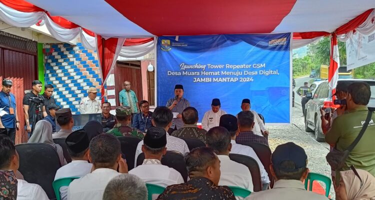 Al Haris Launching Tower Repeater GSM di Muara Hemat Kabupaten Kerinci. Foto: Riky Serampas/Pariwarajambi