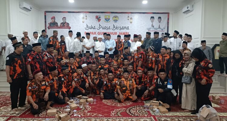 Gubernur Al Haris di Tengah Keluarga Besar Pemuda Pancasila Jambi. Foto: Riky Serampas/Pariwarajambi