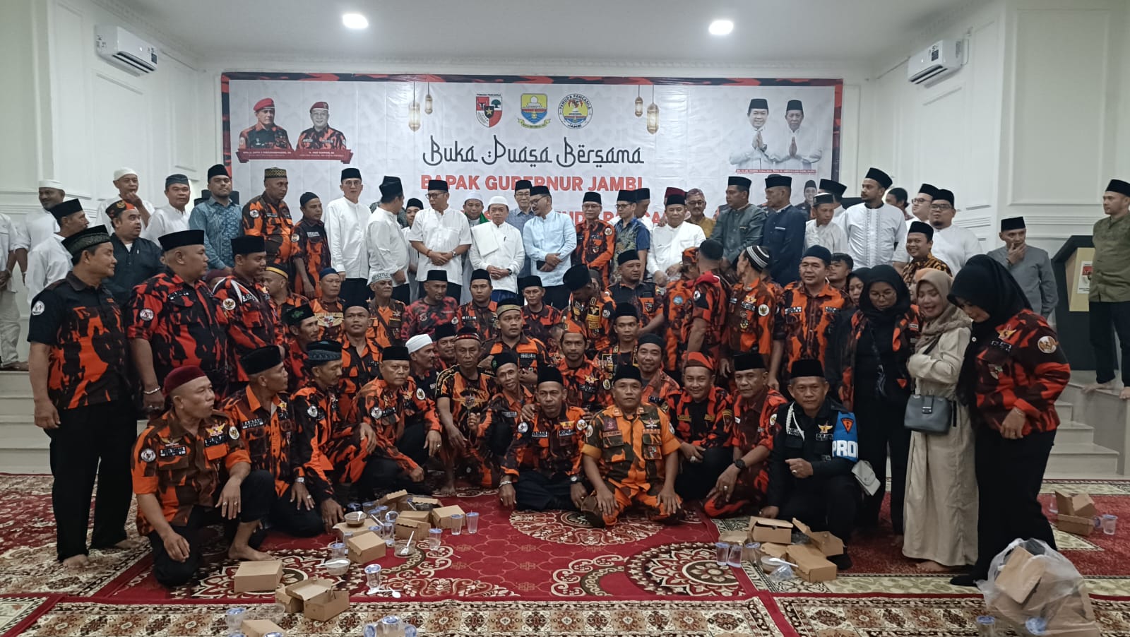 Gubernur Al Haris di Tengah Keluarga Besar Pemuda Pancasila Jambi. Foto: Riky Serampas/Pariwarajambi