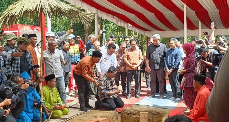 Prosesi Budaya Lokal Muaro Jambi: Beselang Tegak Tiang Tuo. Foto: Riky Serampas/Pariwarajambi