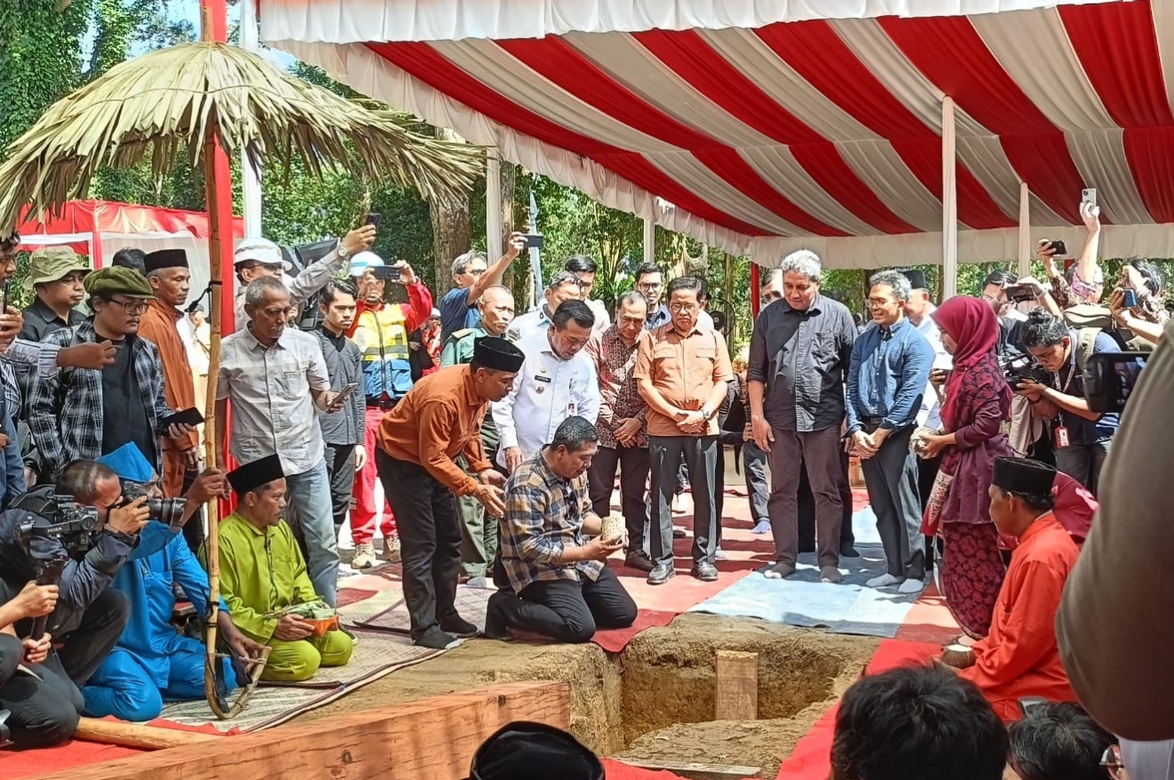 Prosesi Budaya Lokal Muaro Jambi: Beselang Tegak Tiang Tuo. Foto: Riky Serampas/Pariwarajambi
